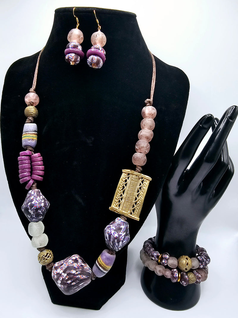 „Dzɔlɔ“ große Perlen der Dzorlor-Kollektion